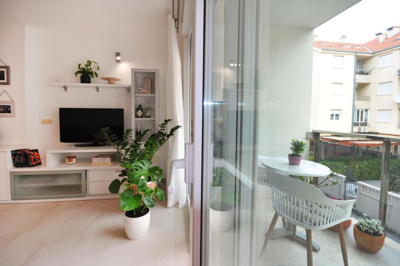 Family Apartment Noel - Omiš Exterior foto